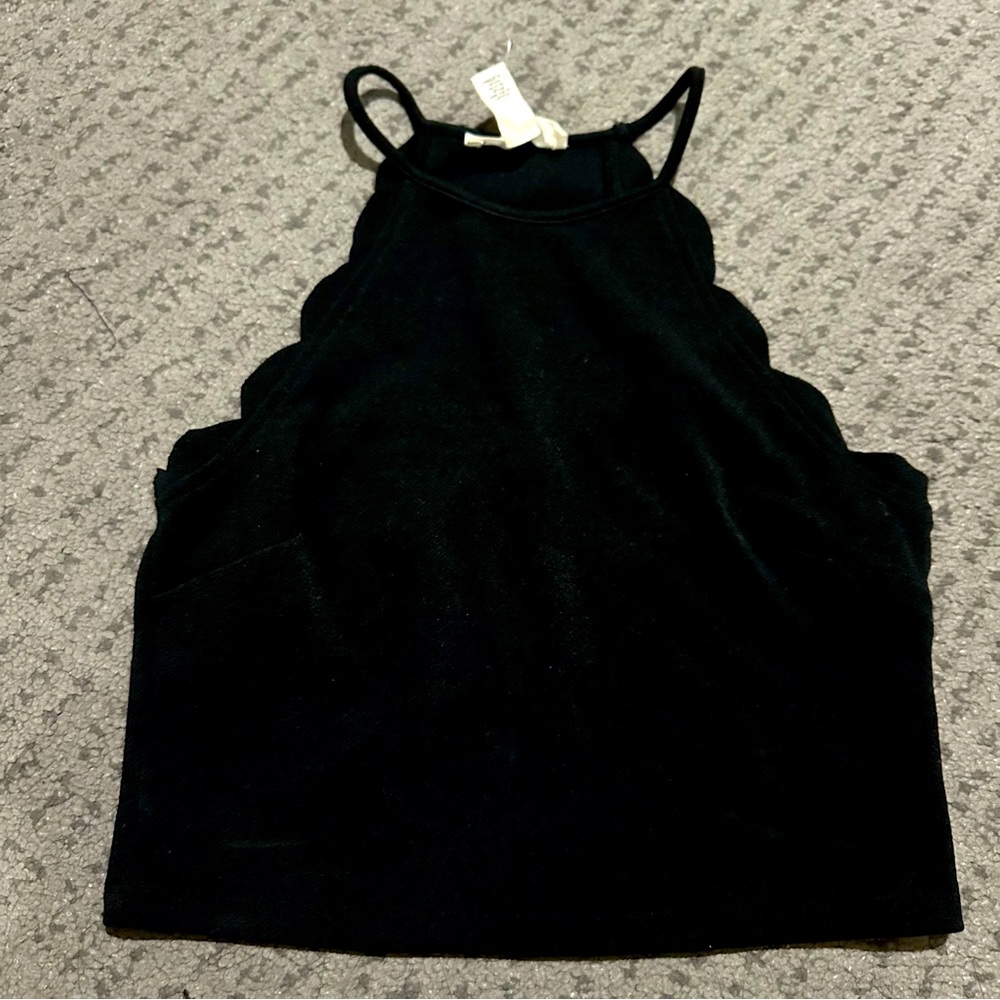 Forever 21 Scalloped Halter Crop Top